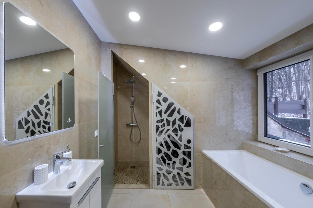 Bravo Apartments Kaunas Luaran gambar